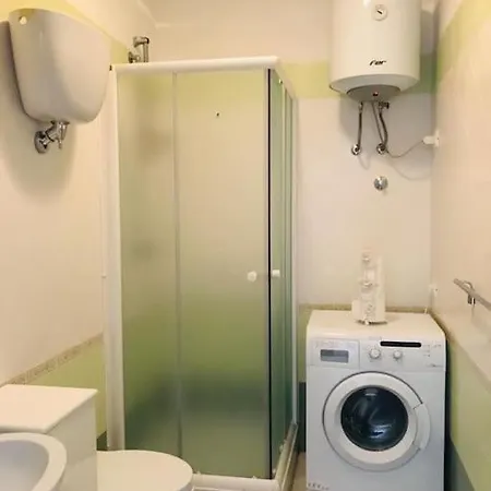 In Condominio Con 2 Piscine E Spiaggia Privata Feriehus